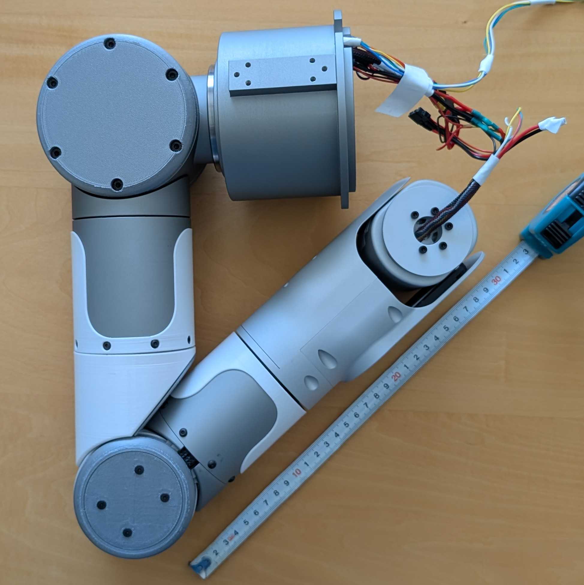 肘関節を最大限曲げた7軸ロボットアーム